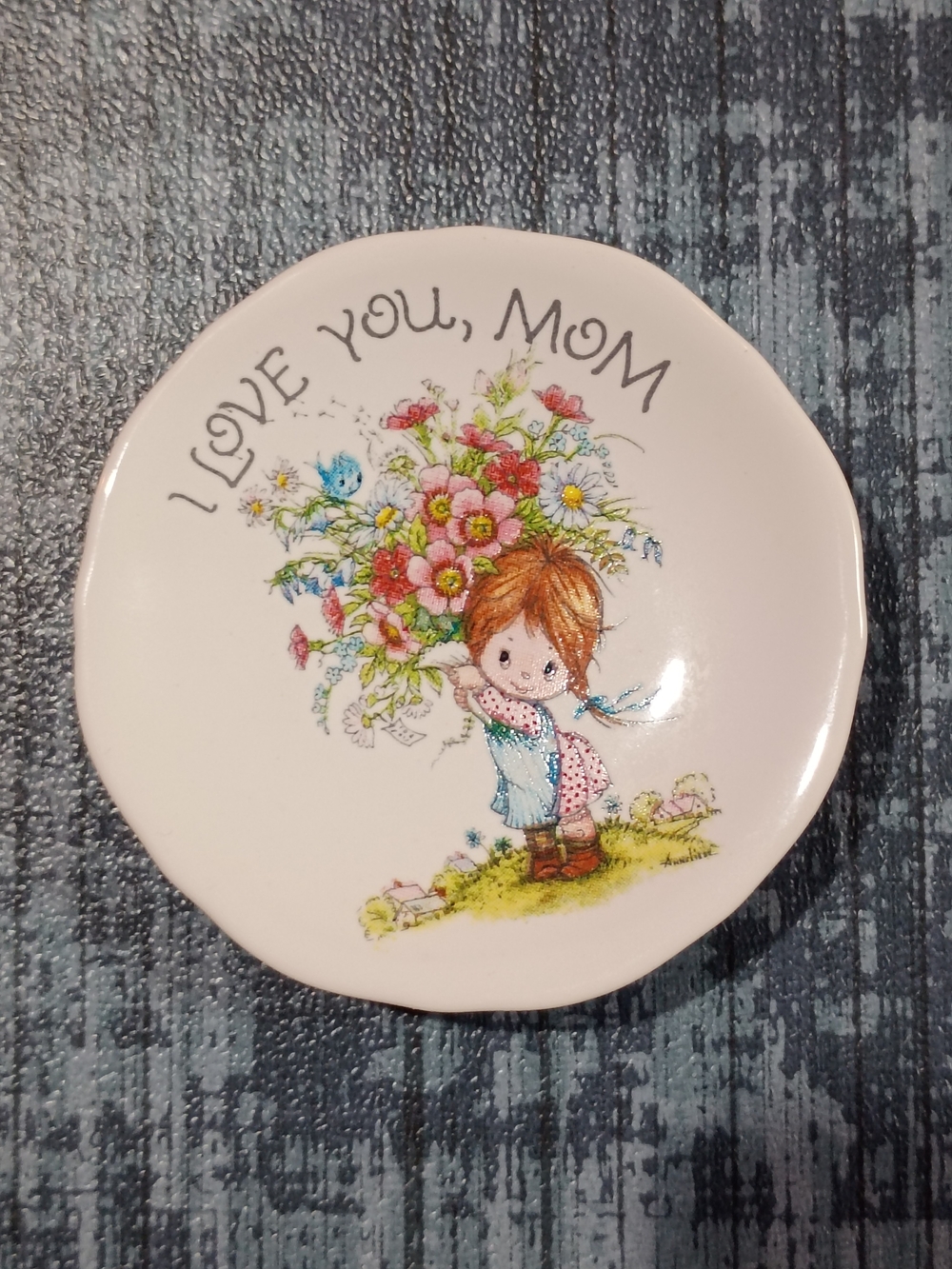 I Love You Mom Floral Child Ceramic Pin / Trinket - Picture 2 of 4